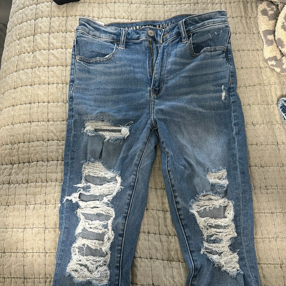 American Eagle Jeans. Size 8. Ripped